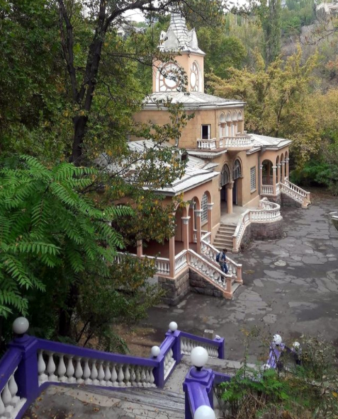 alternative yerevan walking tour